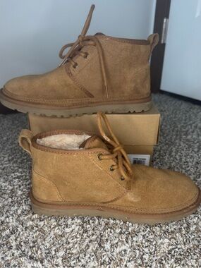 UGG Neumel Women’s Chestnut Suede Chukka Boots Shearling Lined Size 8 w/ Box
